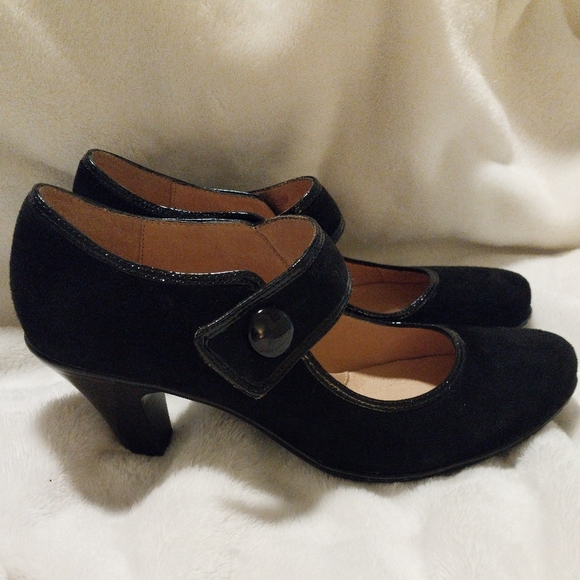 Sofft Black Suede Mary Jane Heels - Picture 2 of 9